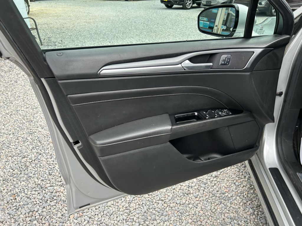 2015 Ford Fusion Energi Titanium - Photo 8